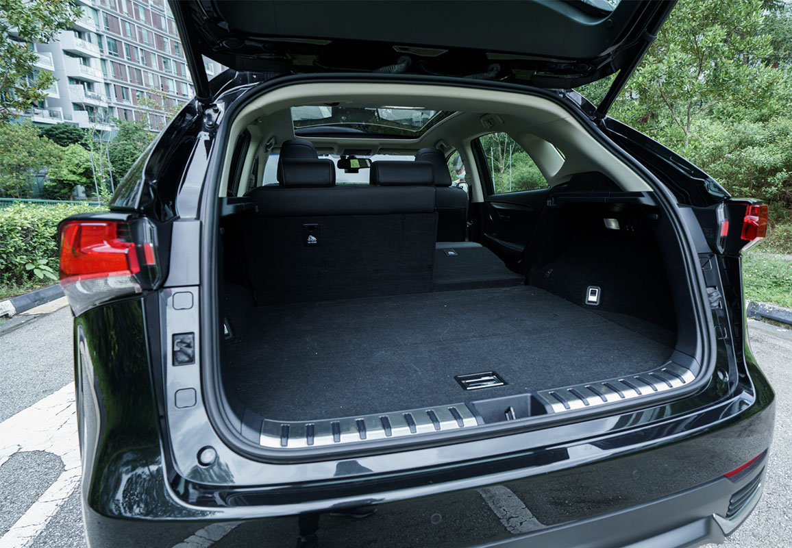 Luggage Space & Power Folding Seats